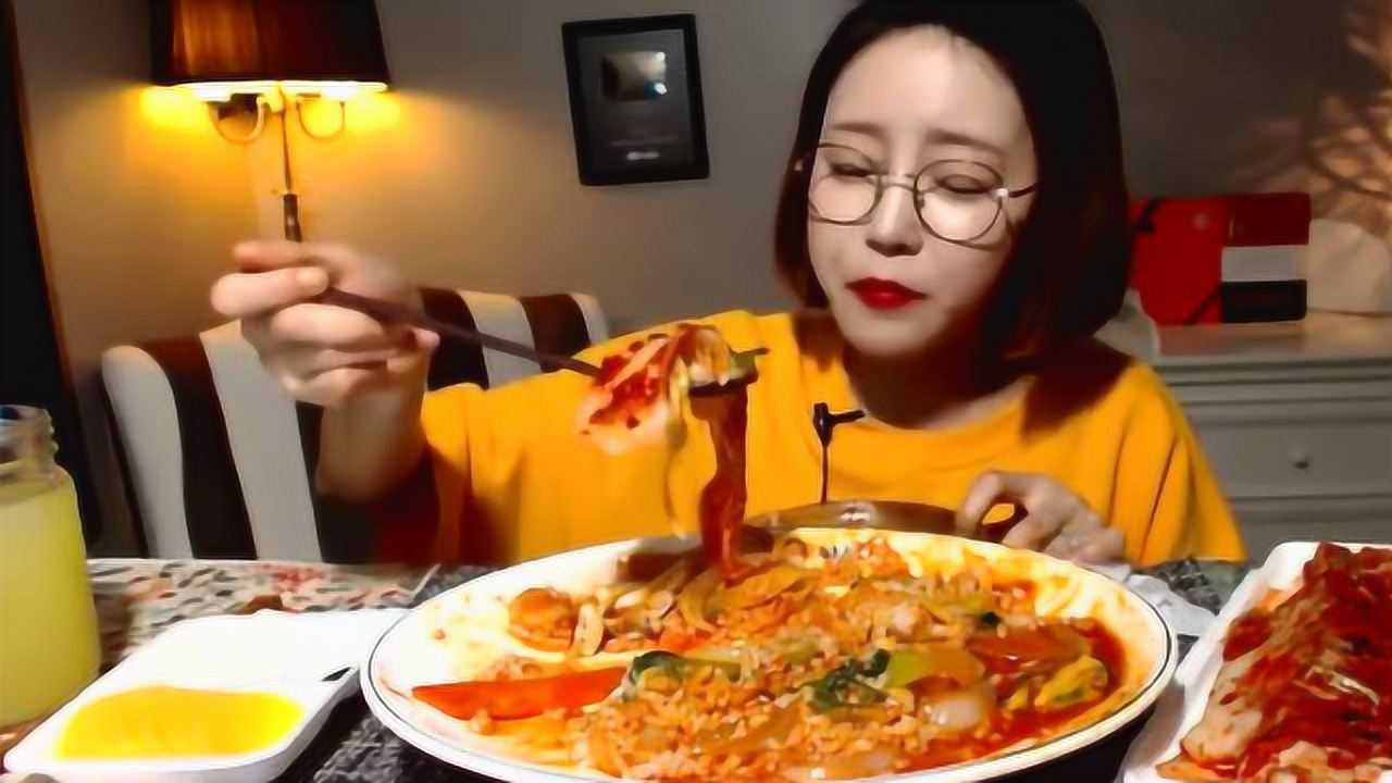韩国吃播美铝欧尼放毒深虐米饭泡菜辣的大红嘴肿了看不下去了