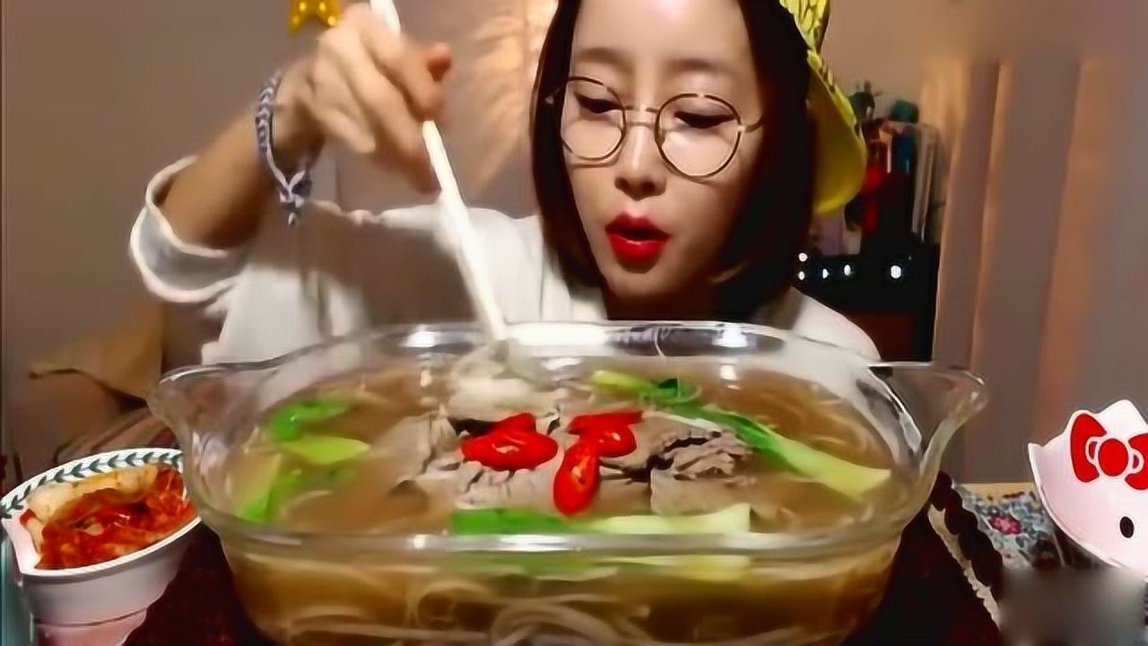 吃播韩国大胃王dorothy欧尼吃播牛肉米粉大口吸溜真过瘾