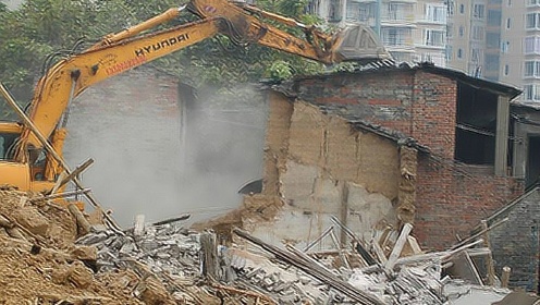 农村房屋拆迁新规定,一平补贴2400元,有人要发了