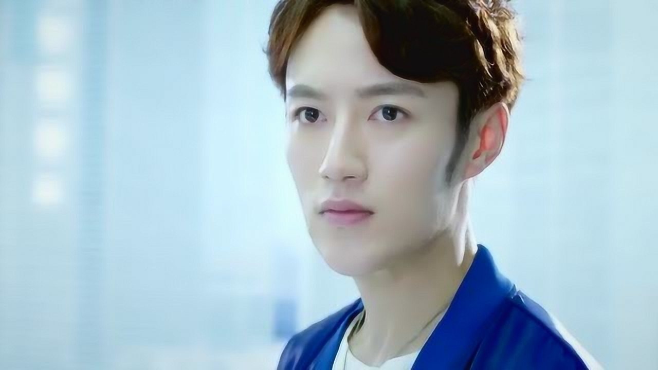 狐狸的夏天会议上顾瑾昀看到晏书大吃一惊两人分别看着对方无言