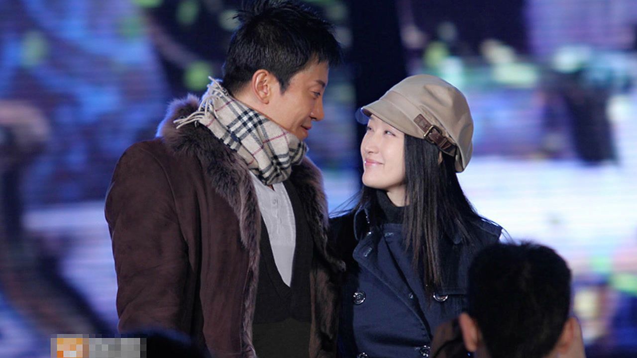 毛宁杨钰莹一次最亲密的现场版《心雨》,手牵手自始至终从未分开