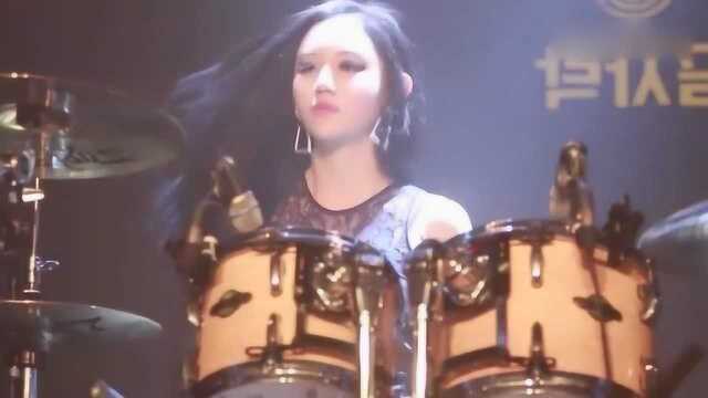 架子鼓 韩国美女雅妍现场表演