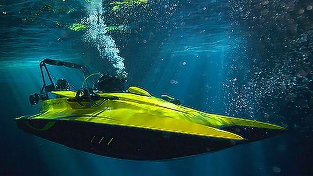 这款快艇兜风潜水两不误,可下潜30米,混合动力巡航,时速80公里
