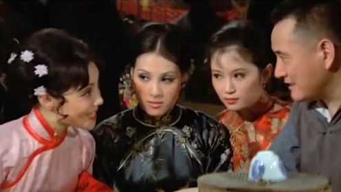 这部1973年的香港电影，专门研究骗术，几个故事套路太深