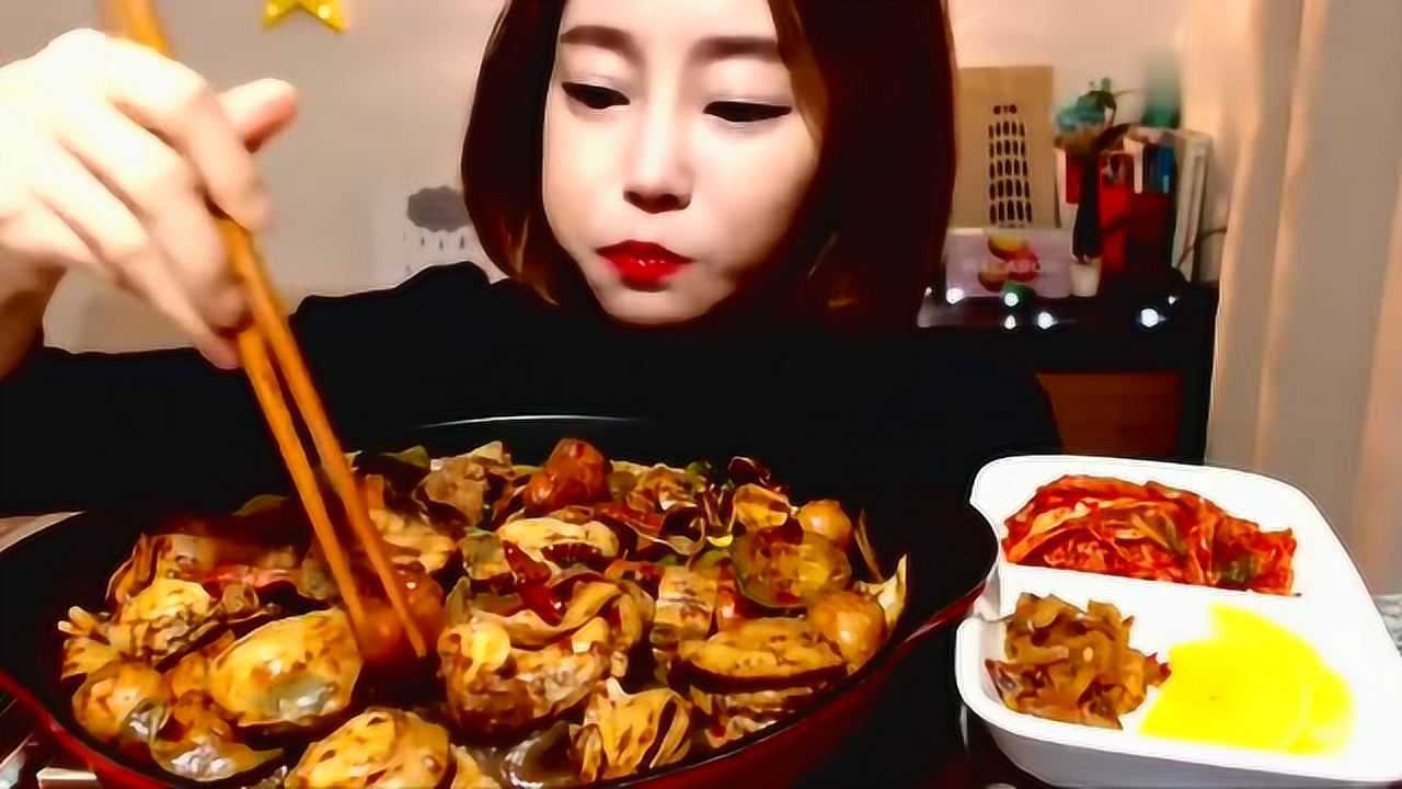 韩国大胃王欧尼狂吃一锅麻辣香锅,大口大口狂塞看饿了