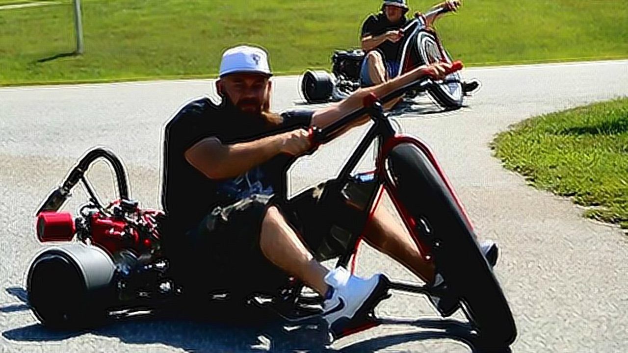 会漂移的三轮车售价仅5600元过弯的瞬间让路人看傻眼