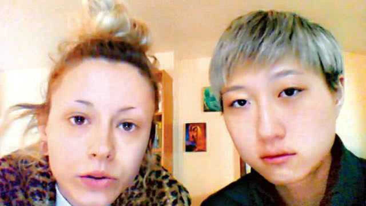 成龙19岁女儿吴卓林晒结婚证,已于11月8日娶了31岁女友andi