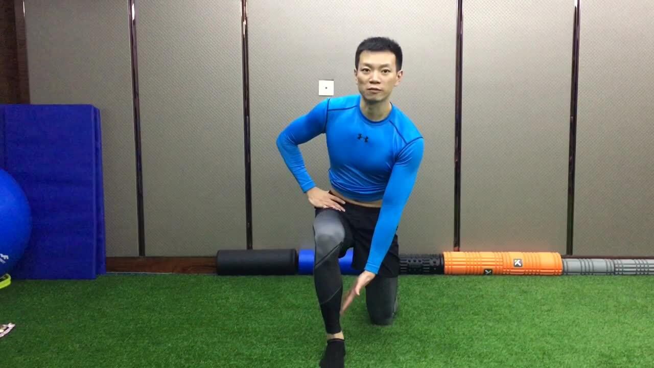 单膝跪地姿势_高清1