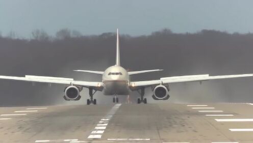 多架客机在德国杜塞尔多夫机场侧风降落 还好有惊无险