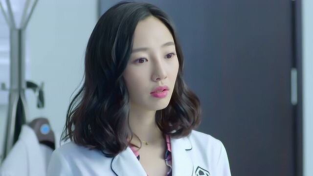 叶春萌推开门,看着周明,很生气,居然要背着我演戏