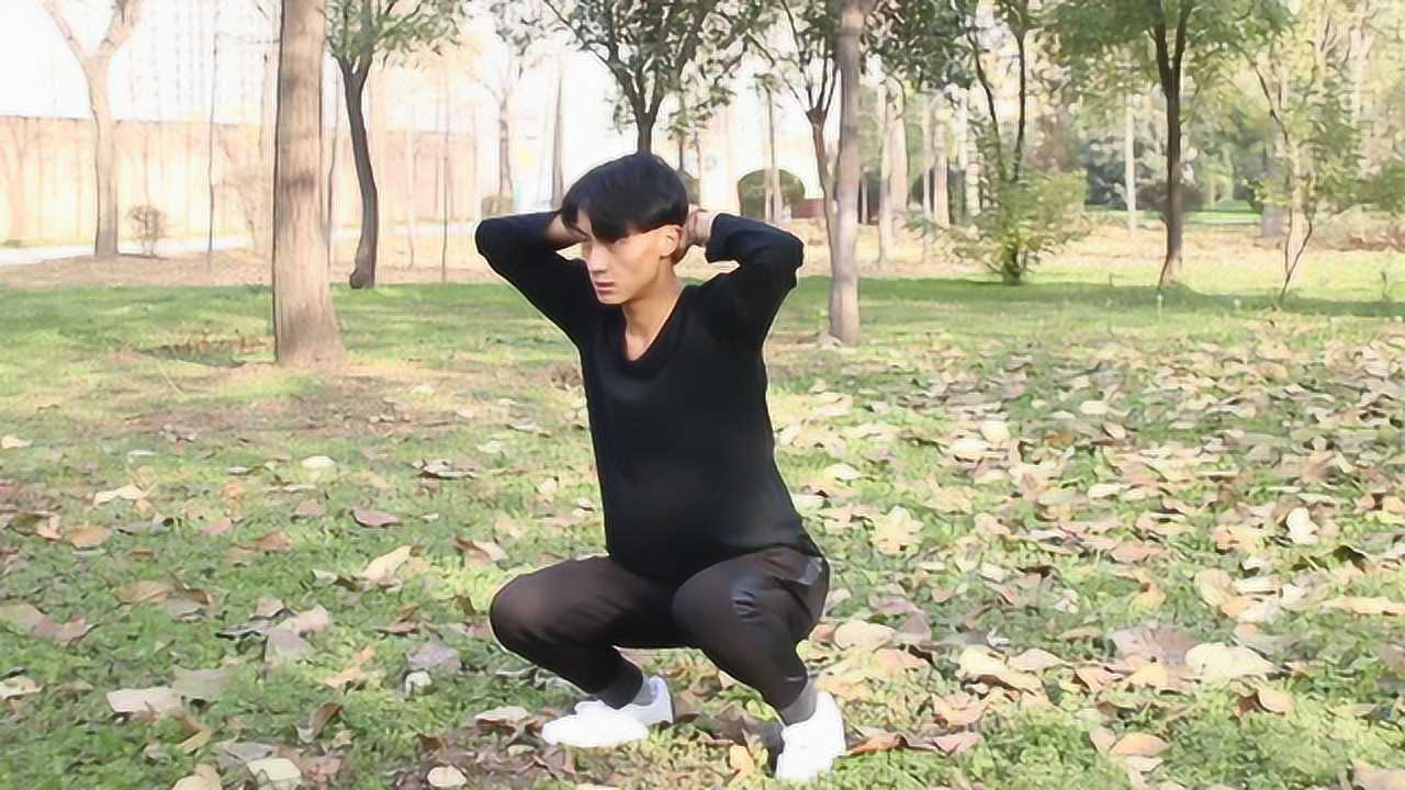 原地抱头下蹲,比仰卧起坐还耗脂,每天坚持200次,15天瘦掉大肚腩_高清1080P在线观看平台_腾讯视频