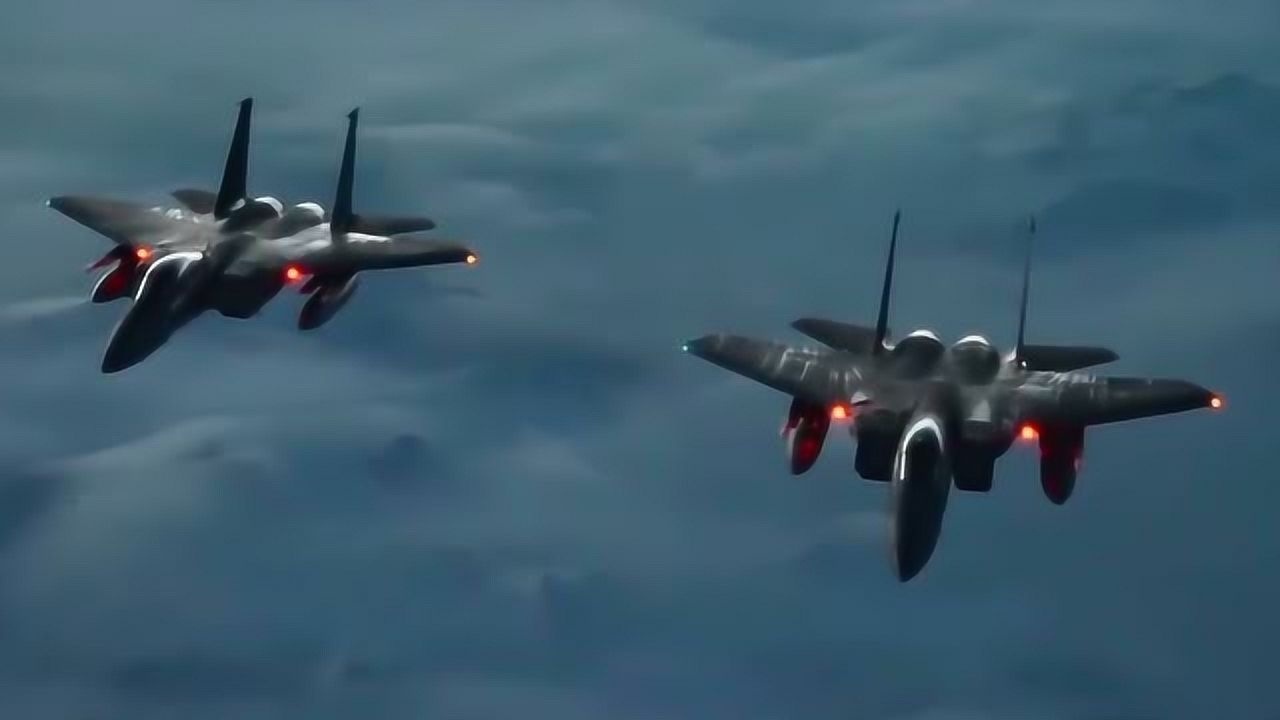 f15战机的颜值还是很高的空中静态飞行画风魔幻
