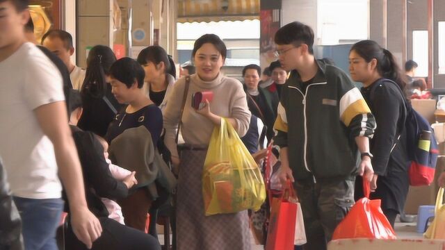 实探广州节日风向标,一德路应节年货稍涨价,市民直呼问题不大