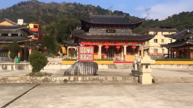 唐代宝林禅寺气势浑宏,听僧人大雄宝殿念经得福报和智慧古老寺院