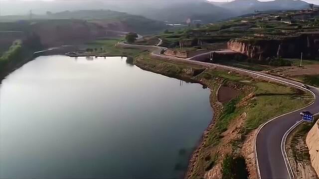 航拍中国:晋中市榆次,美丽的田家湾水库旅游景区!太美了