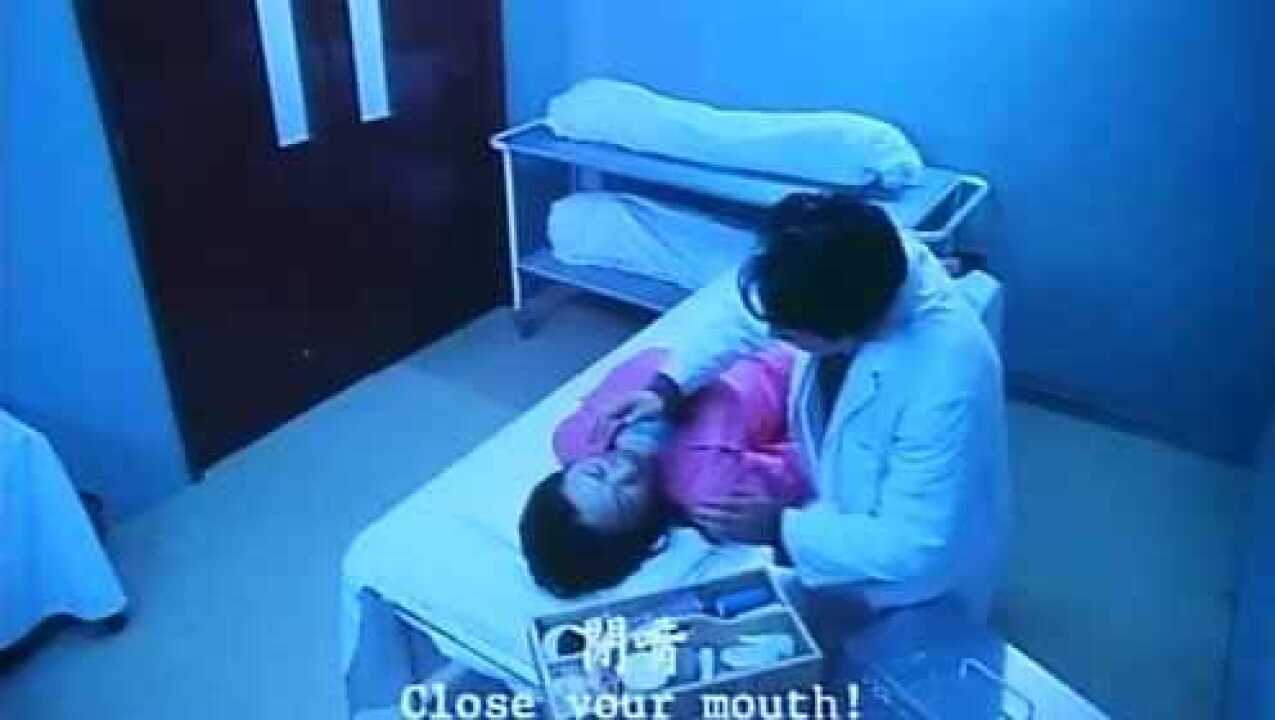尸体化妆师胆子好大，停尸房的美女尸体突然坐了起来_高清