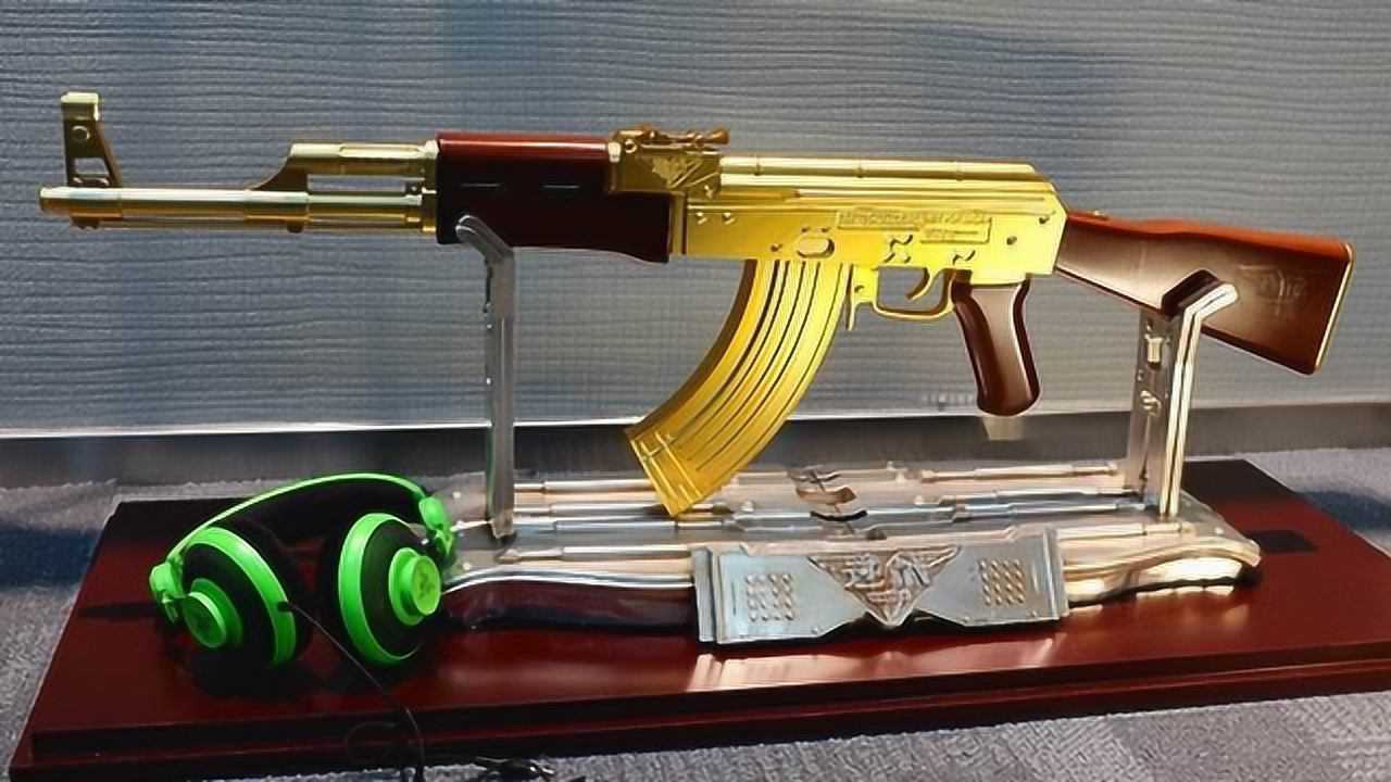 真是壕气,沙特王子送黄金ak47,巴方回的礼物更加厉害_腾讯视频