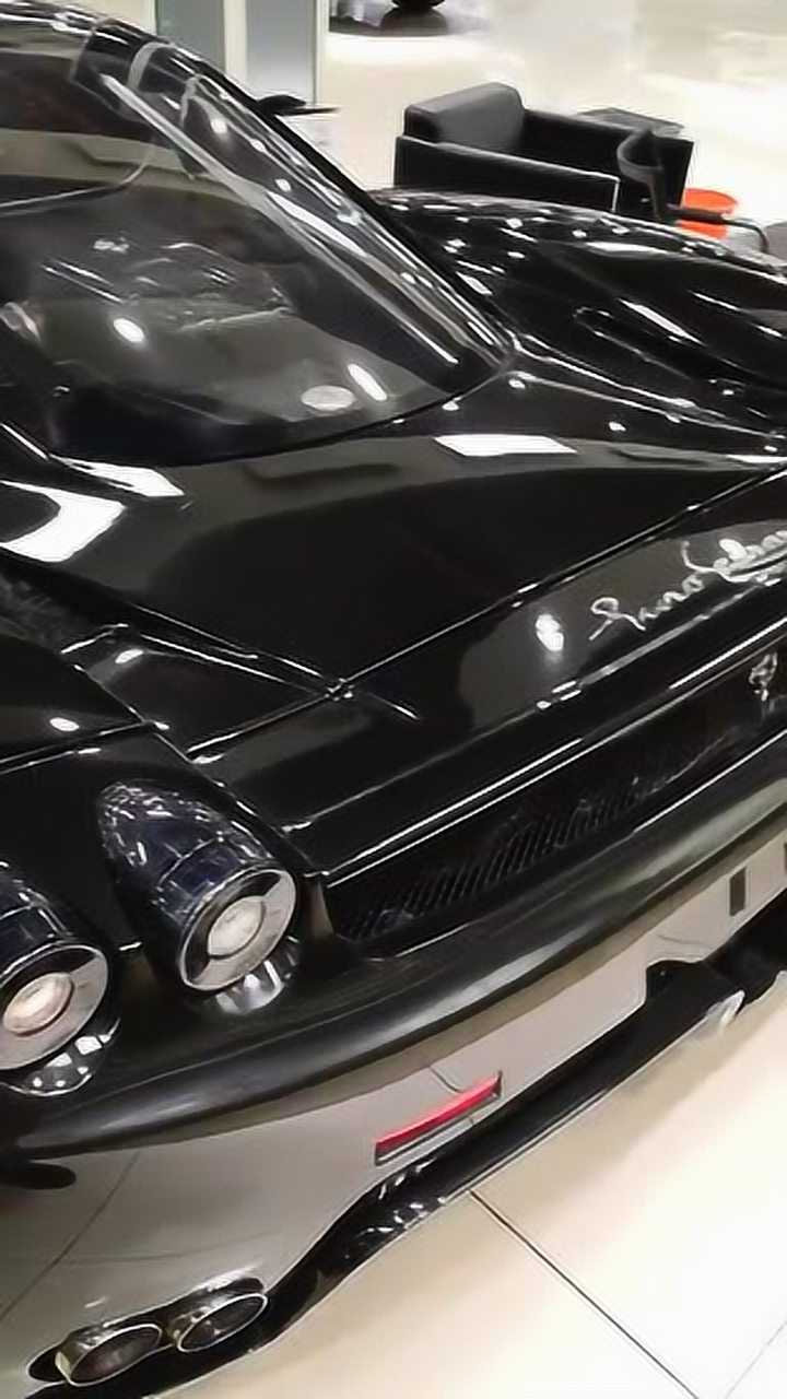 神车法拉利恩佐黑色车身太霸气了