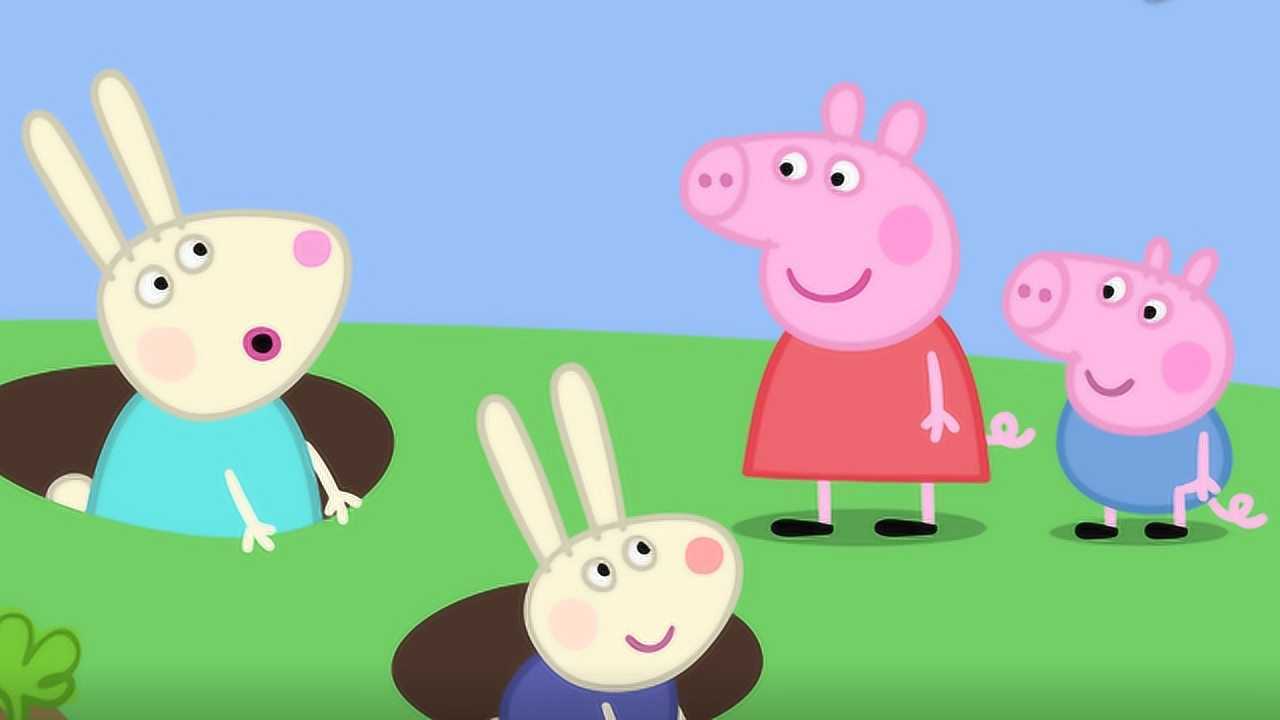 小猪佩奇和朋友们在公园里玩捉迷藏佩奇想要去厕所玩具故事