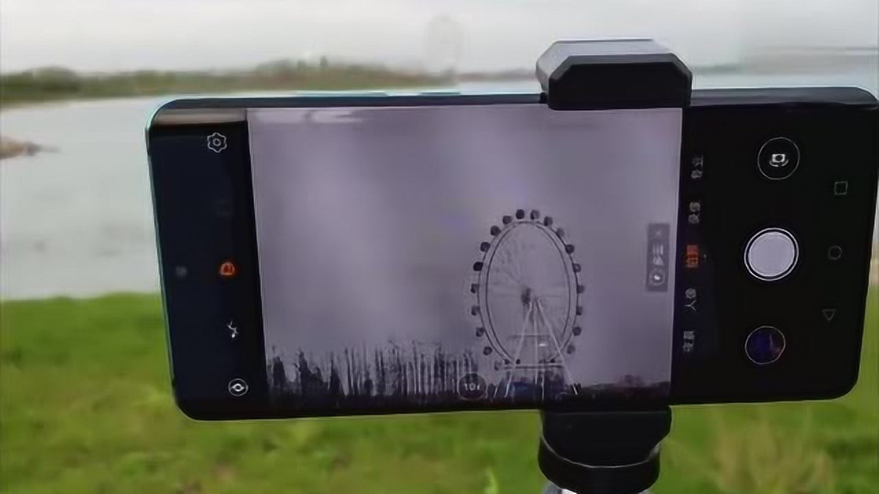 华为p30pro拍照测试竟然偷偷拍到摩天轮里的恩爱情侣这变焦真猛