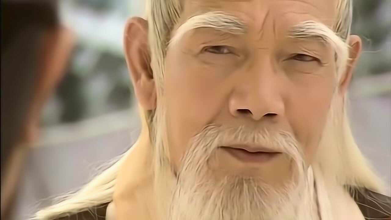 天鹰教主竟出手打张三丰,下秒张三丰让他知道什么叫功夫,太强了