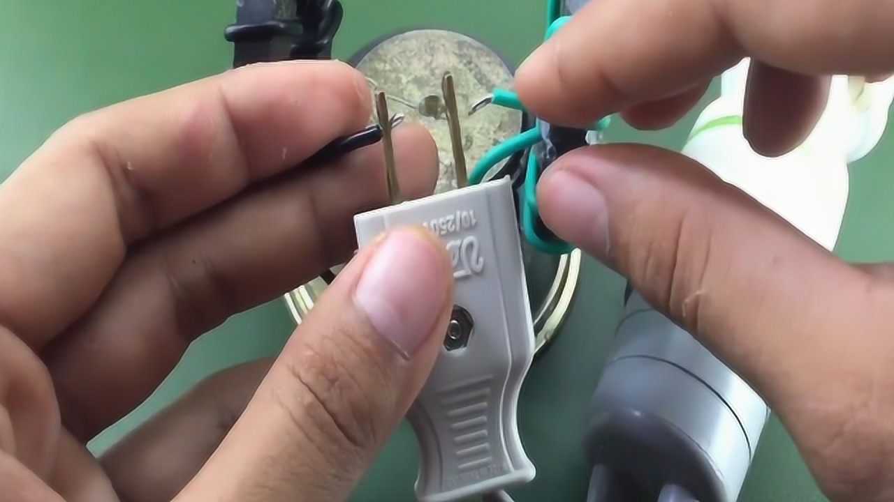 为你推荐自动连播01:09人不小心踩到捕兽夹有多恐怖?
