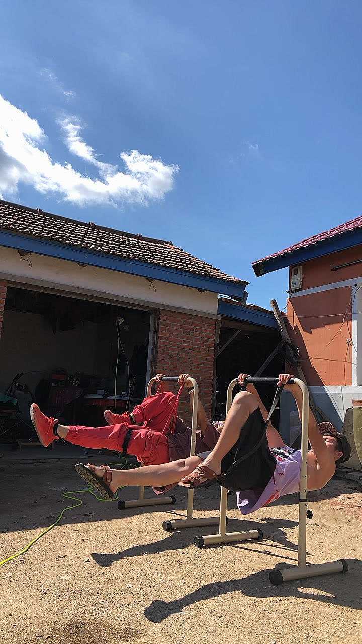 单腿前水平都要用弹力带了,实在是力竭了!