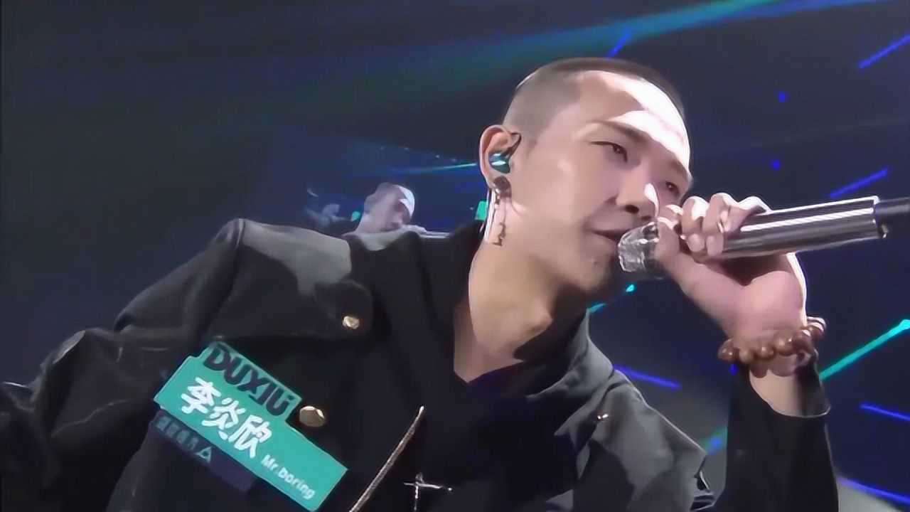 明日之子李炎欣以父之名荣耀的背后刻着一道孤独直击心灵