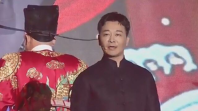 吴樾成龙电影周表演节目!台上解释抱拳含义