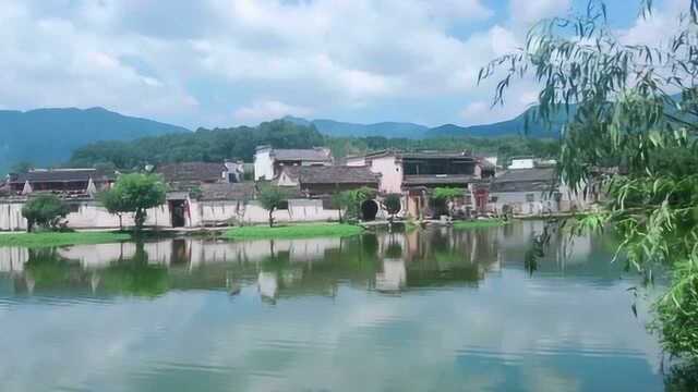 三伏天旅游,带你走进870多年的水墨宏村,体验纯正的徽派建筑