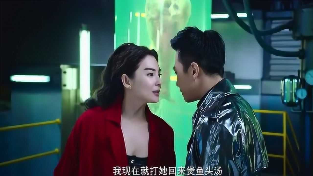 美人鱼张雨绮亲自下海捉人鱼打她回来煲鱼头汤太残忍了