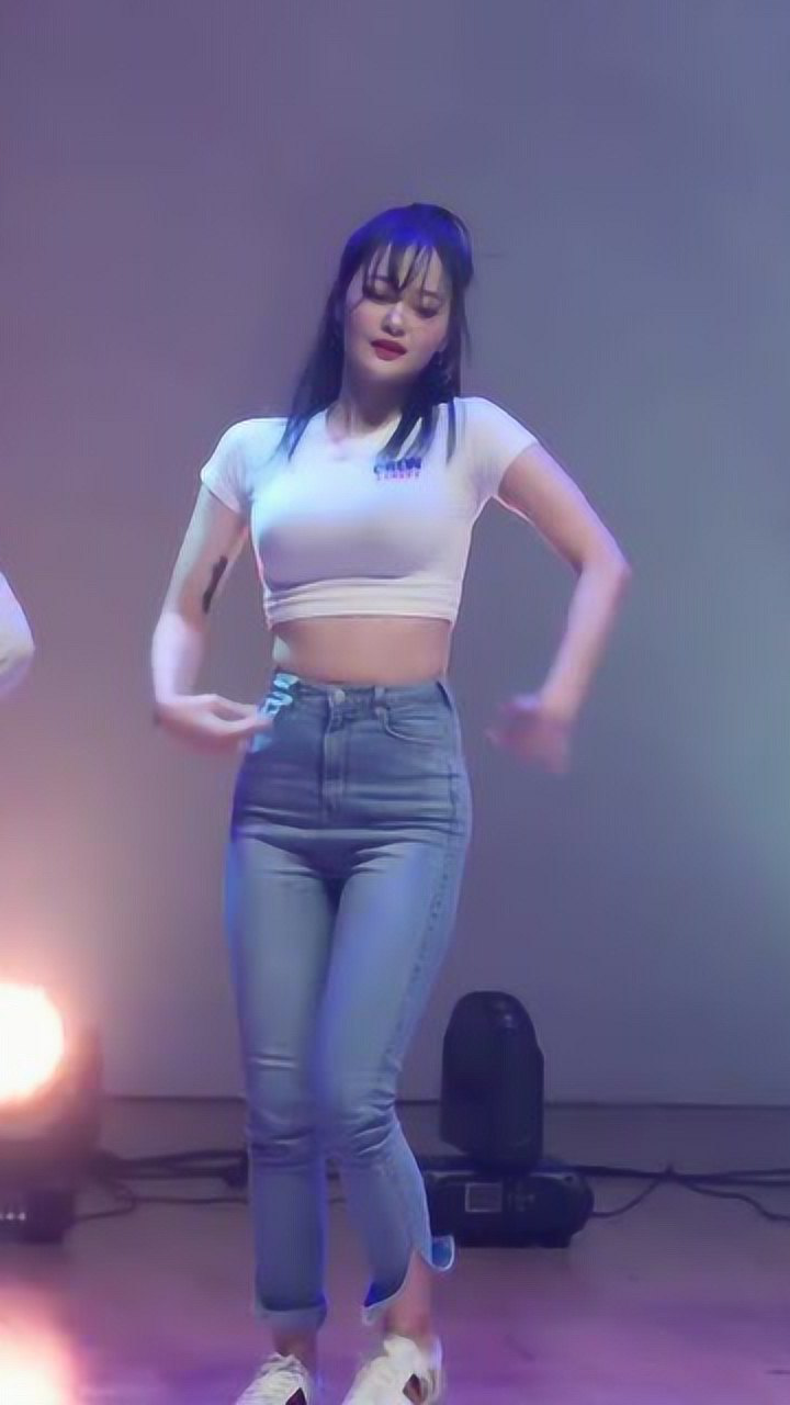 韩国女生跳舞就是好看尤其是身材
