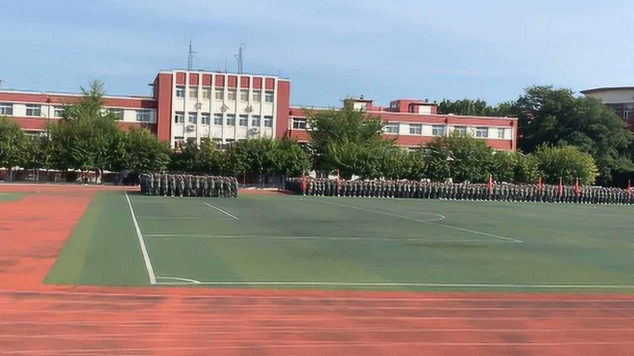 遼寧農業職業技術學院軍訓,數百人軍體拳