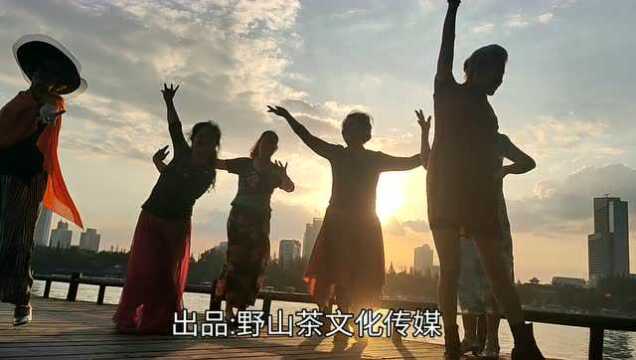 光与影作品《最美夕阳红》,背景音乐《留住这时光》,超享受