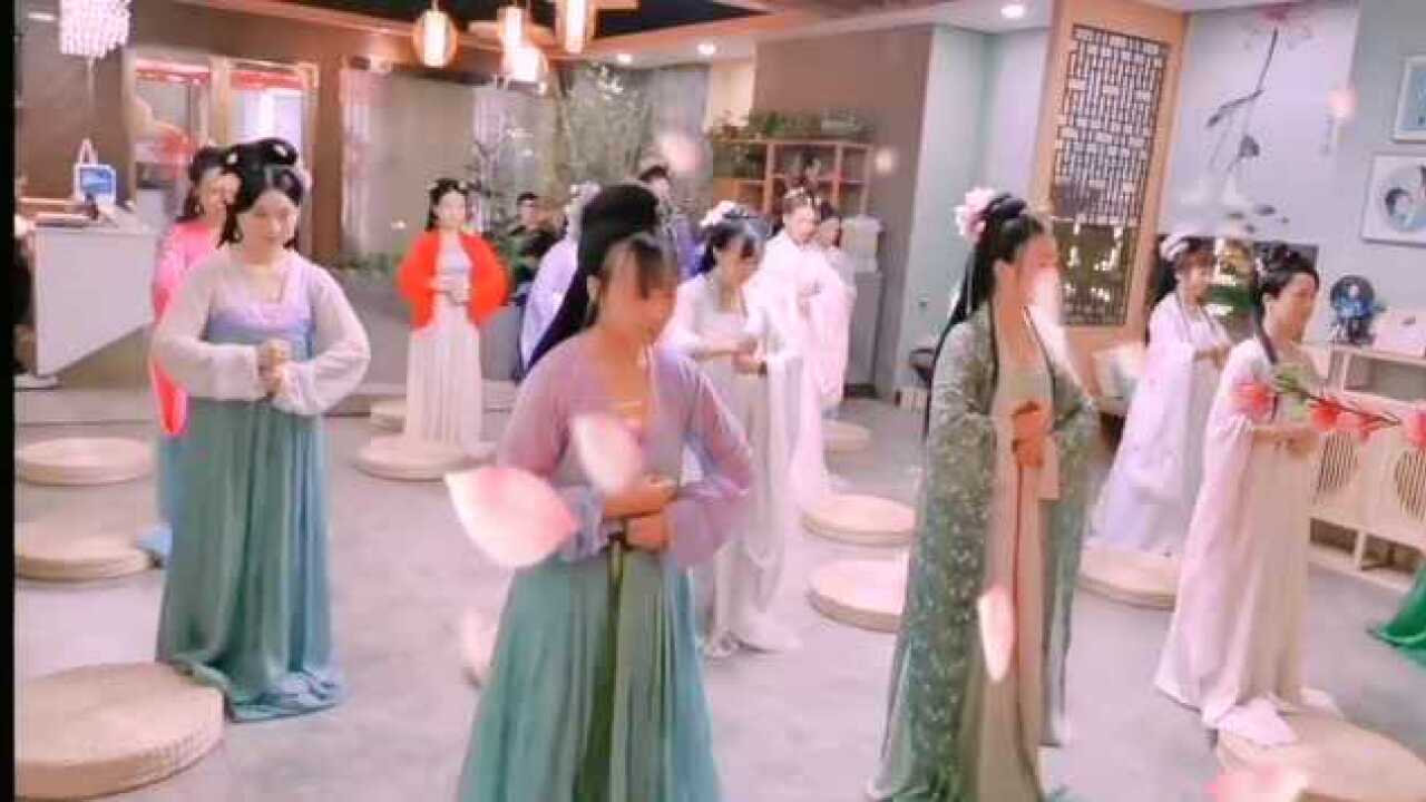 古代行礼方式，万福礼注意古代小姐行礼一定中间，丫鬟才会在两边_腾讯视频