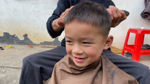 小孩:把我剃光头吧