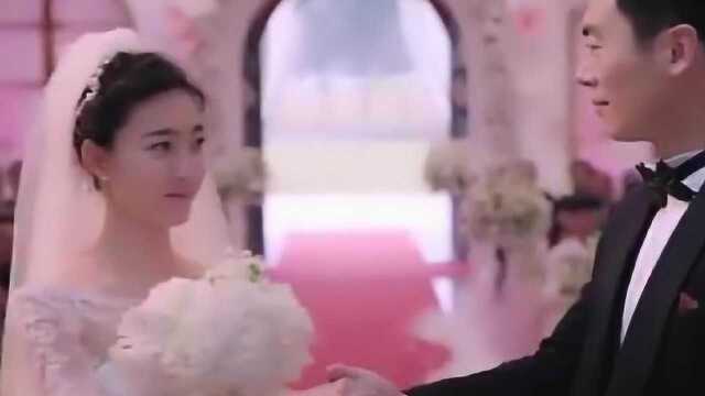 美女和男子大婚之日还这么皮,这才是痛,并快乐着