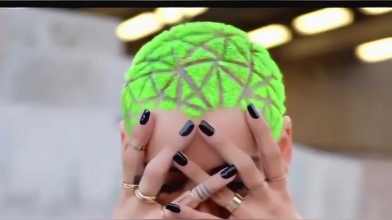 剪一款特别的绿色寸头是什么感觉回头率100帅到掉渣了