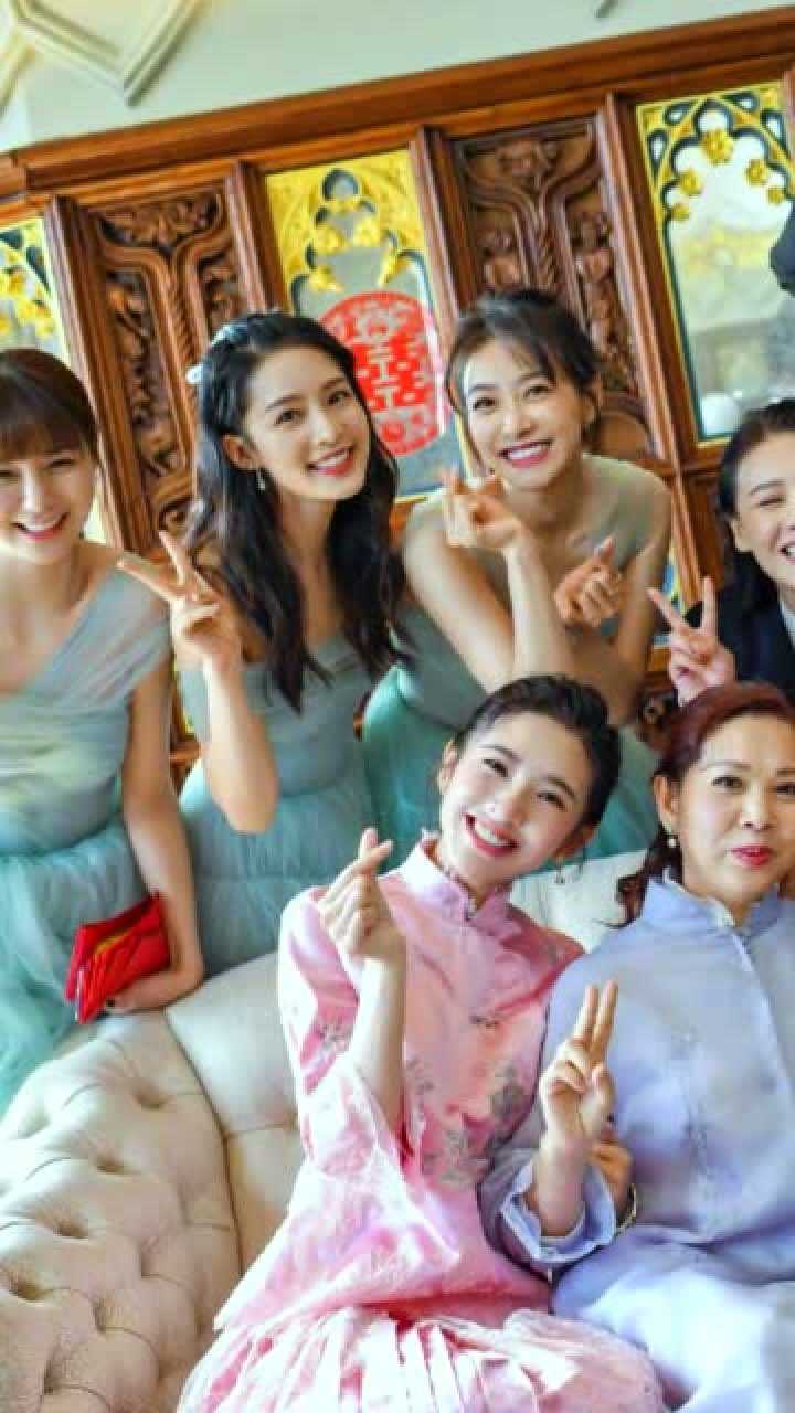 你们有没有觉得伴娘李沁抢了新娘唐艺昕的风头