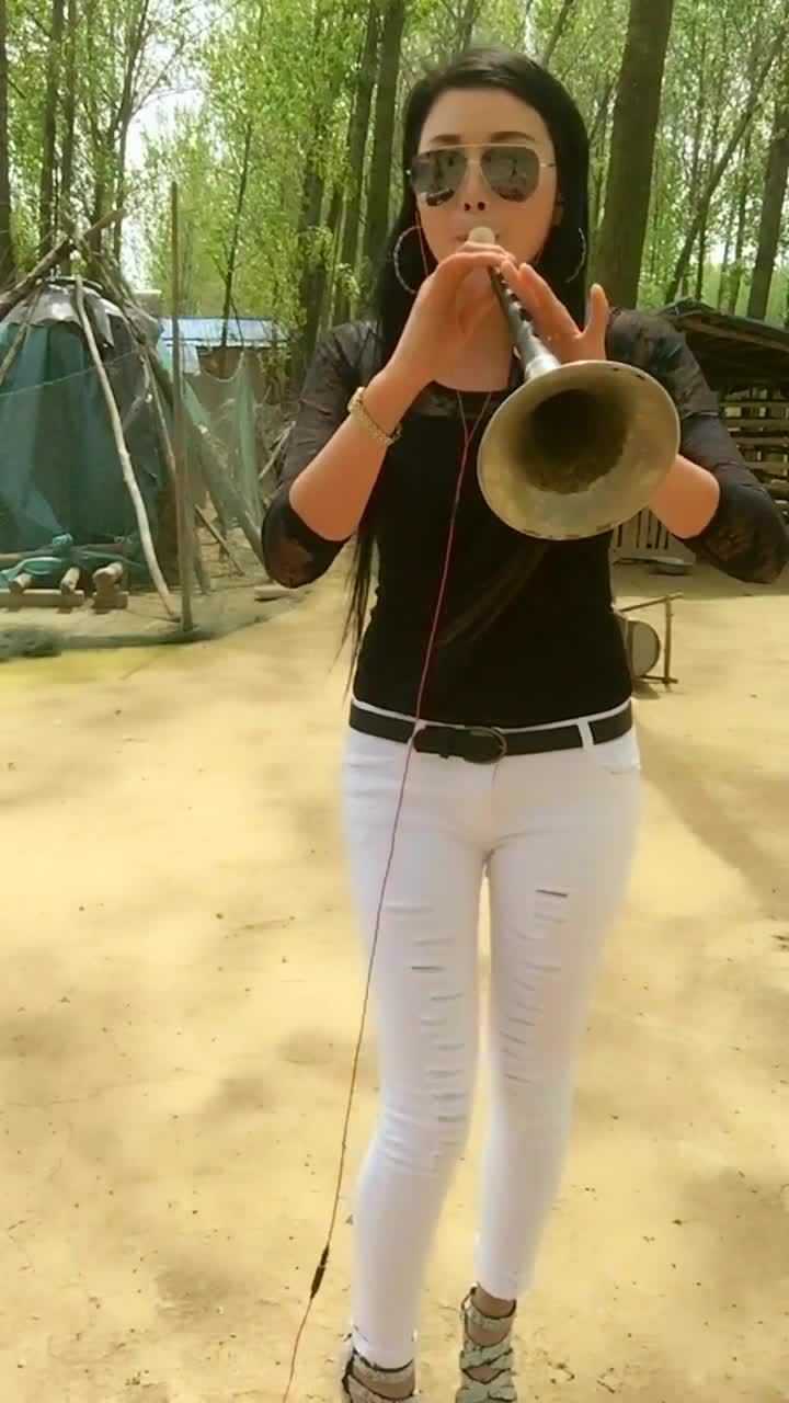 美女唢呐独奏, 超级的好听