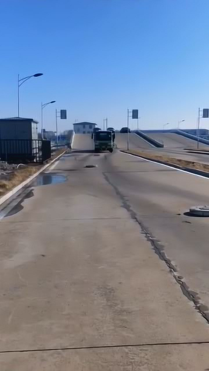 驾照考试,老司机a2降级重学,这压大饼技术真不错!