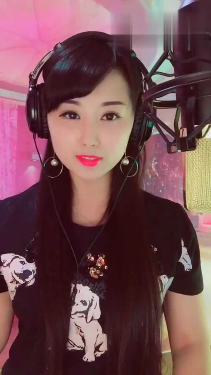 网红美女主播橙橙翻唱直播!
