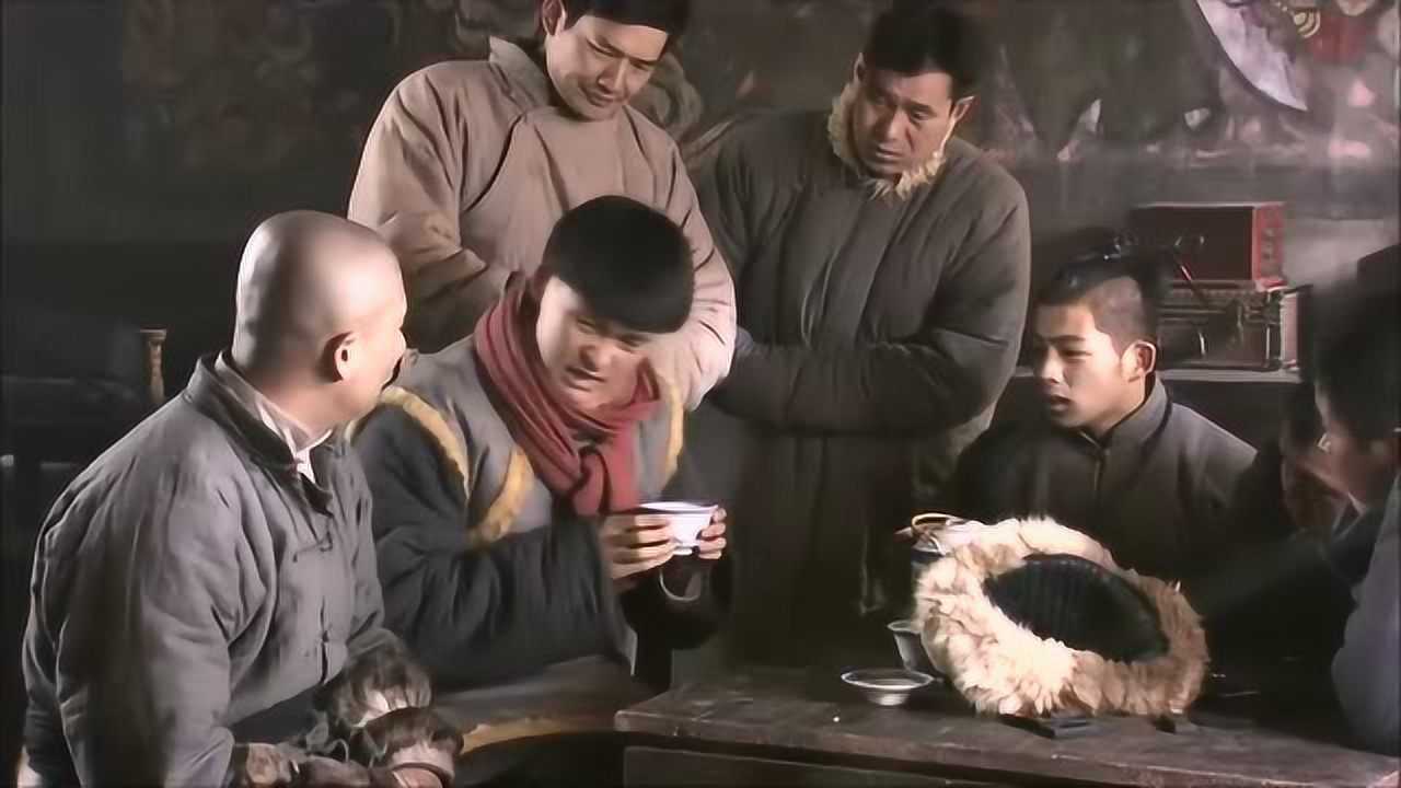 戏班子穷得揭不开锅用一句话说就是要吃肉就咬腮帮子