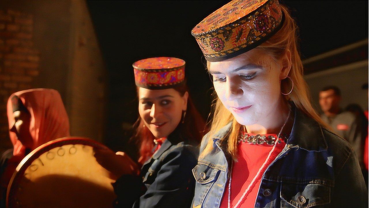 中国境内唯一的白色人种遍地都是美女但是有一点却无法接受