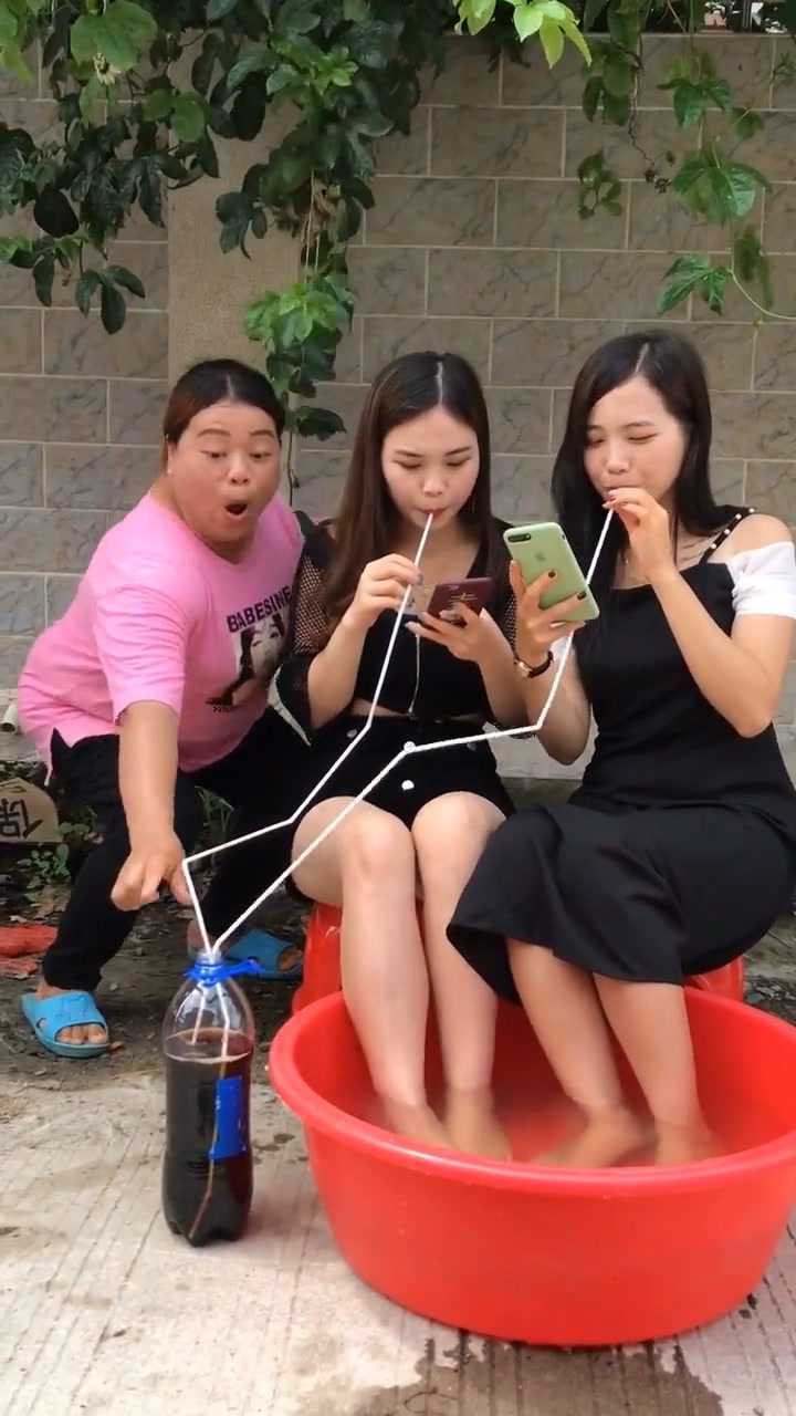 喝洗脚水女主人图片