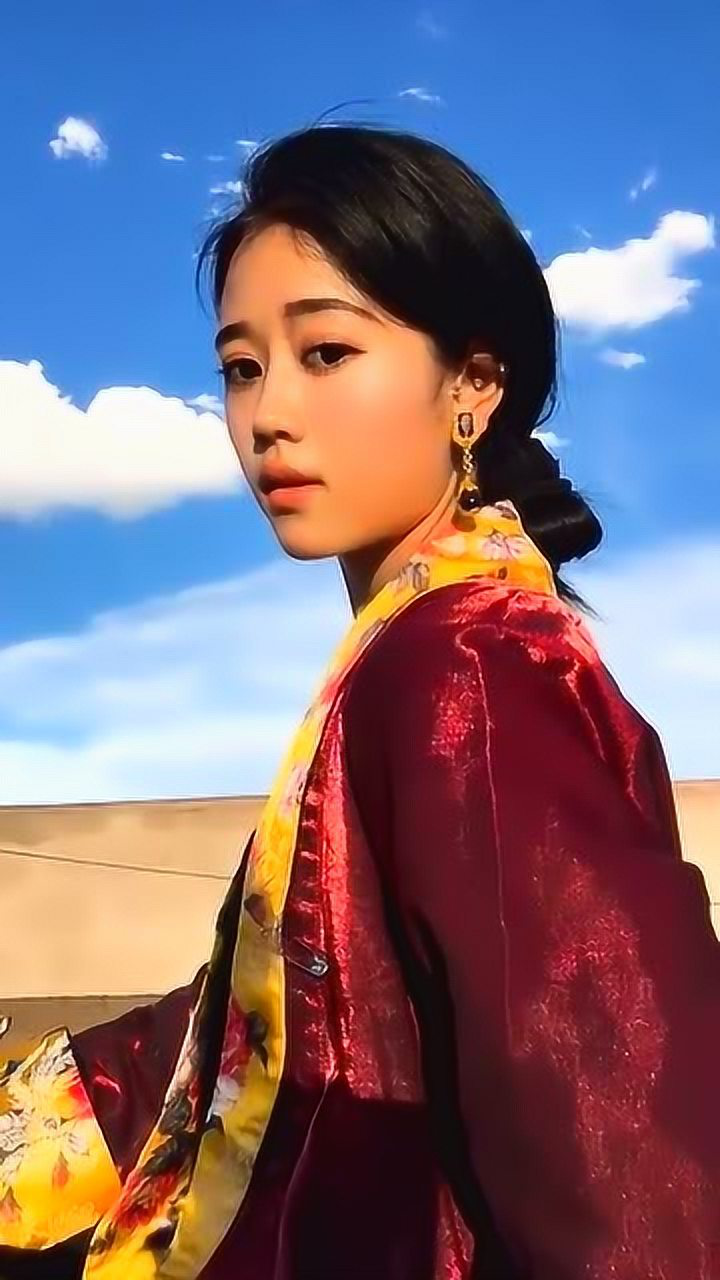 天然的藏族美女野性十足好想降服她