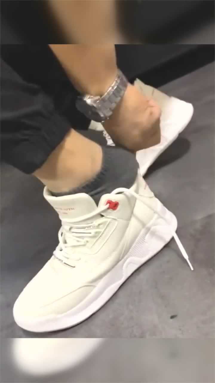 超舒服的一款男士运动鞋好穿还不咯脚帅哥必备