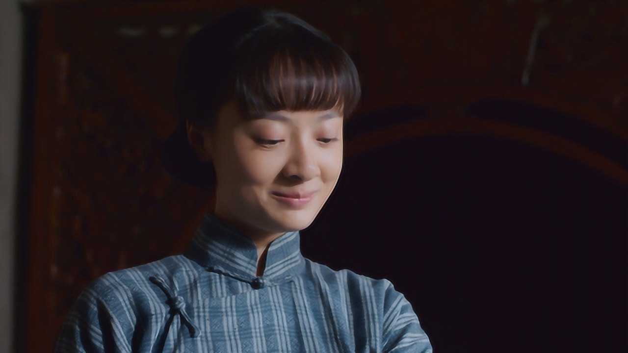 白鹿原:白灵的手被烫伤后,雷佳音给她戴上戒指,殊不知黑娃被抓