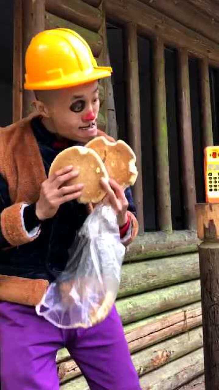 光头强的快递是美味的披萨这下又可以美餐一顿了