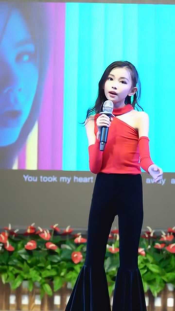 童模宋小睿的身材好完美锁骨真的非常好看感觉都能养鱼了